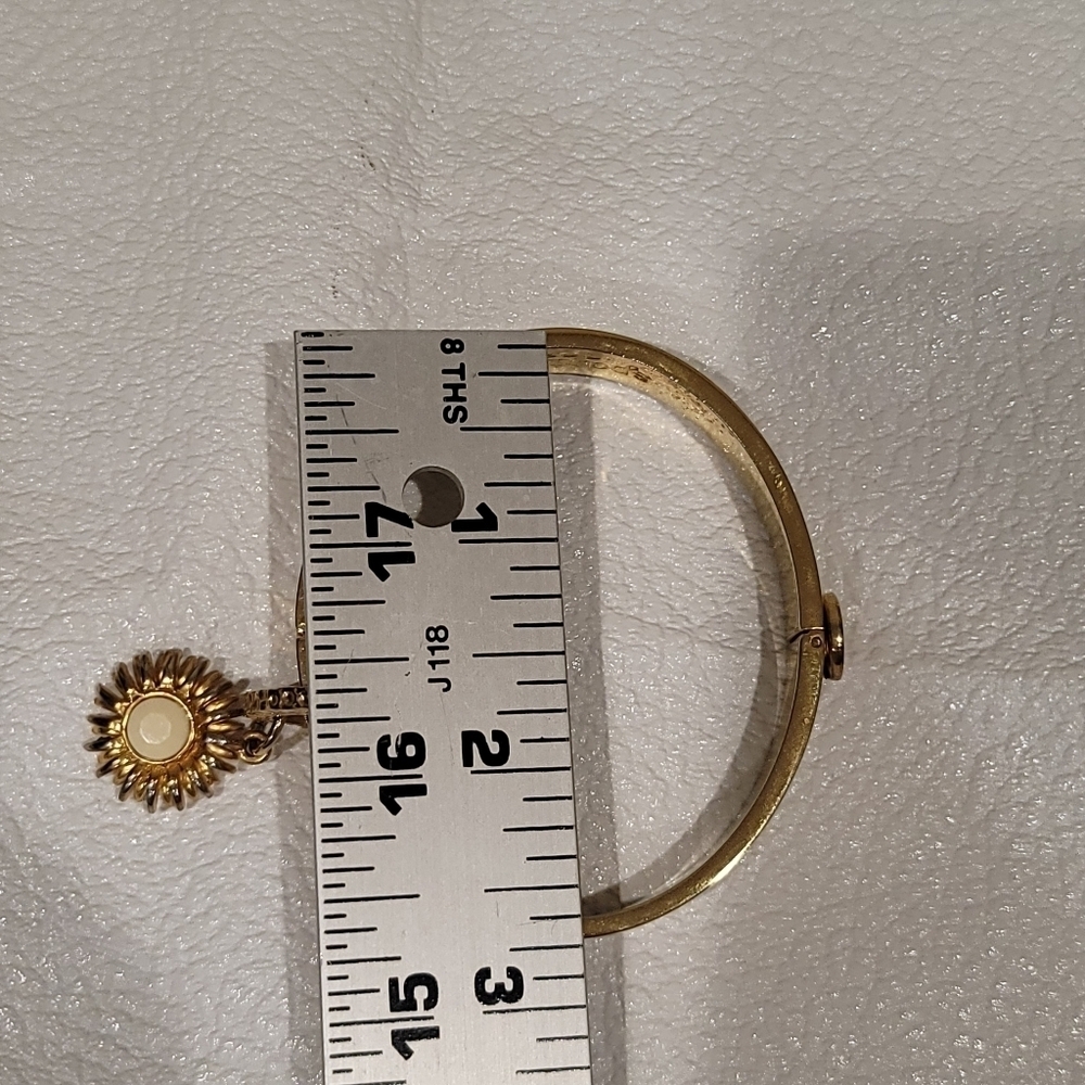 Spartina 449 Flower Charm Oval Hinged Bangle - Picture 6 of 8